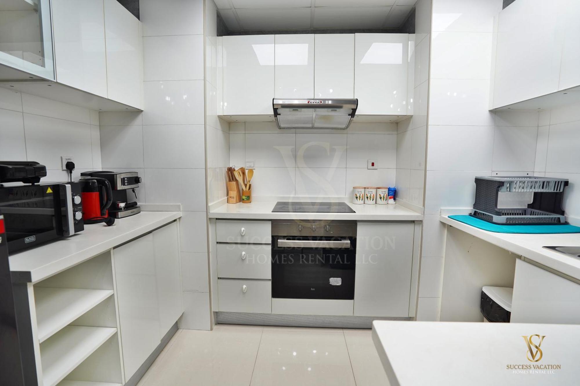 Marina , Success Luxury Apartments, Near Jbr And Metro Station-daily Free Housekeeping Included Appartamento *
